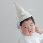 《名入れ｜パーティーハット》三角帽子　partyhat ベビークラウン　シンプル　王冠　誕生日　出産祝い　名入り　1歳　ハーフバースデー　百日祝い ポンポンハット　one お食い初め