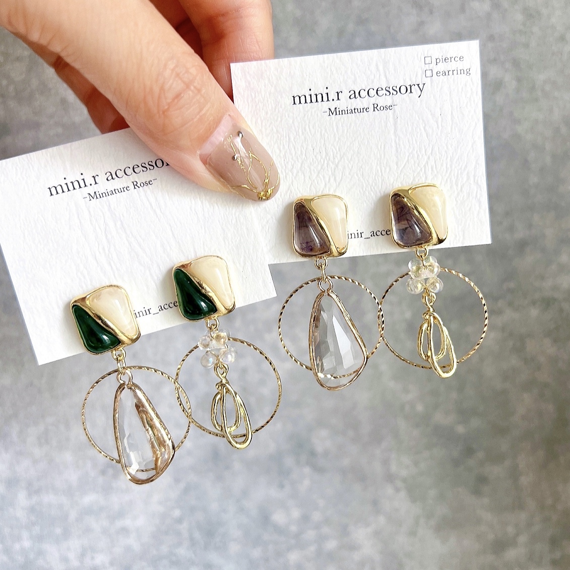 バイカラーフープの大人ピアス - MINI.R GALLERY | minne 国内最大級の 