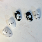 NO39花ネイル、ドットネイル、チェックネイル、おしゃれネイル　黒ネイル　ネイルチップ