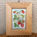 刺繍ミニ額  ワイルドストロベリー
