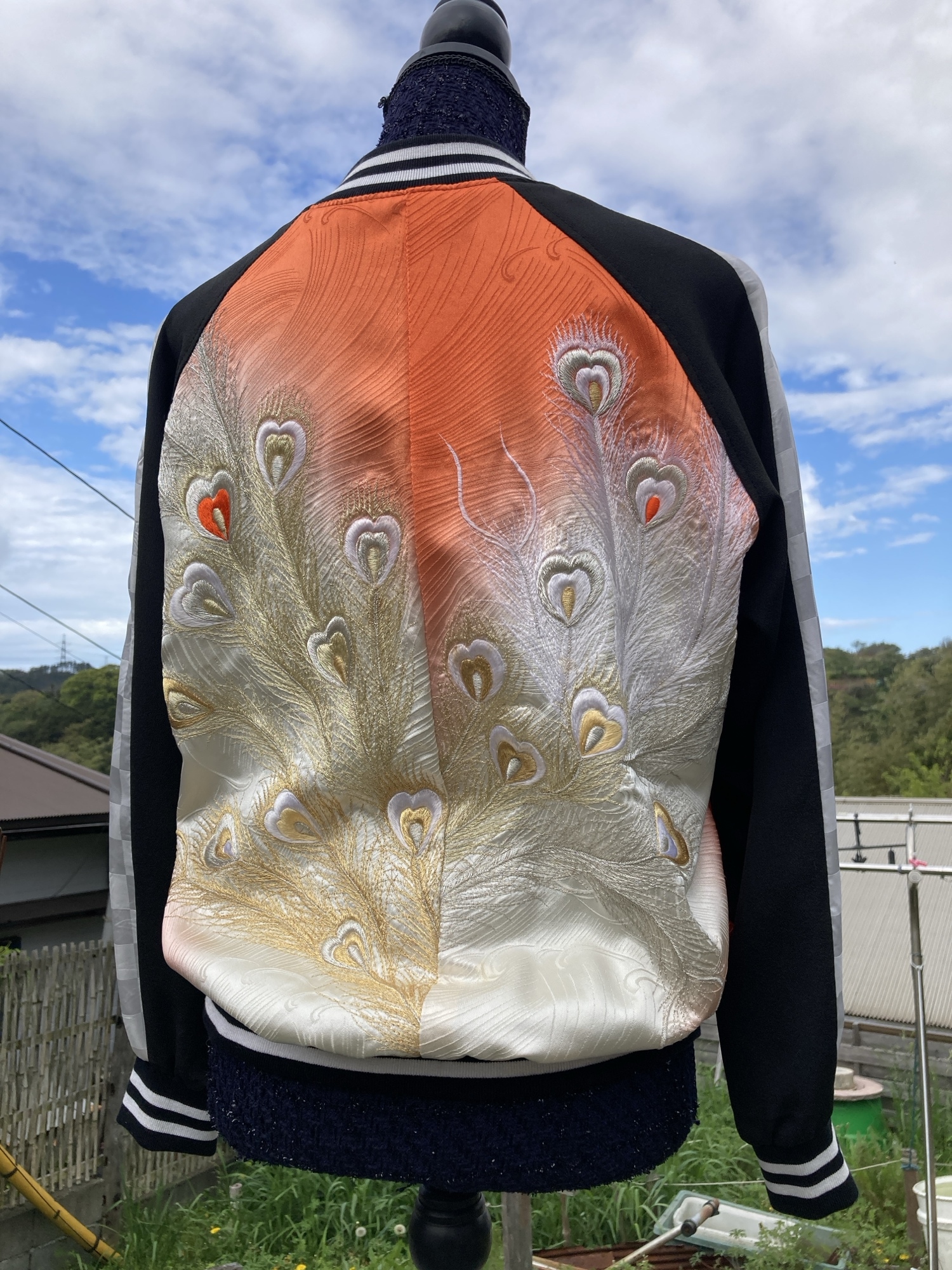 着物リメイクスカジャン リバーシブル 振袖リメイク 和服リメイク 孔雀