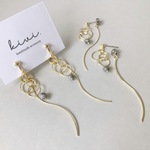 circle × wave ロングピアス/イヤリング　揺れる　デザイン　2way　ロング　ゴールド
