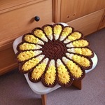 mina262626様オーダー作品　レトロでカラフルなお花円座