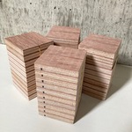 ピアススタンド 台紙スタンド/正5.5角/40個/材No.8〈送料200円〉 アクセサリースタンド ピアスディスプレイ