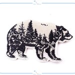 ES90 アップリケ 刺繍 シロクマ 森 デザイン ハンドメイド 材料 手芸 インポート アイロン モノトーン 動物 古着 リメイク 服飾