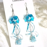 ＊花くらげ＊鈴蘭くらげのピアス（イヤリング）【海色×薄め】N1080