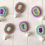 《new》色で楽しむカラフル刺繍イヤリング(ライトグリーン）