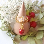 【重ね付けがオススメ♡】ツヤツヤ完熟いちごのリング