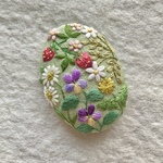 【再販】リネンと刺繍の野の花のヘアゴム orブローチ　