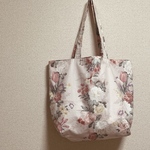花柄のトートバッグ*大きめトート*シンプルトートバッグ*サブバッグ*エコバッグ*布製*ショルダーバッグ♬