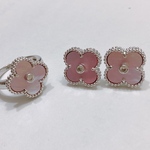 minne限定1名さま限り！　しあわせピンクのクローバー　ピアス　