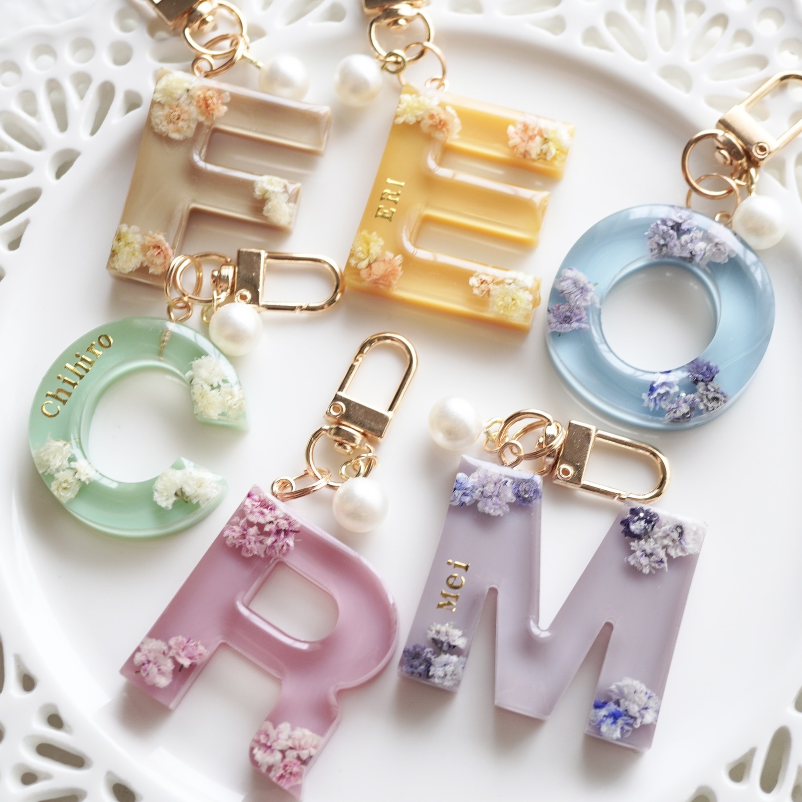 ☆asarin☆★お花のイニシャルキーホルダー　かすみ草　ピンク【080】 ☆asarin☆★お花のイニシャルキーホルダー　かすみ草　ピンク【080】