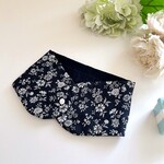 大人乙女の首元にひんやりな涼しさを*ガーゼプチマフラー＊リバティ調フラワー*ネイビー*大人カラー*日焼け防止*シンプル*保冷剤対応