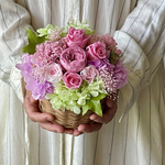 本日6%オフ　お届け指定可！バスケットアレンジ　プリザーブドフラワー  開店祝い　結婚祝い　お誕生日　開店祝い　結婚祝い　母の日　母の日ギフト　母の日アレンジ　母の日　母の日　開店祝い　ピンク　母の日
