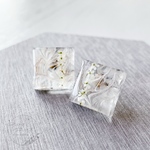  『GIFT BOX Ⅱ marble』レジンピアス(w)