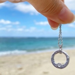 付けっぱなしで手入れ不要！小ぶりのリングチャームにスワロフスキーを埋め込んだ、色が選べる上品なネックレス【送料無料】