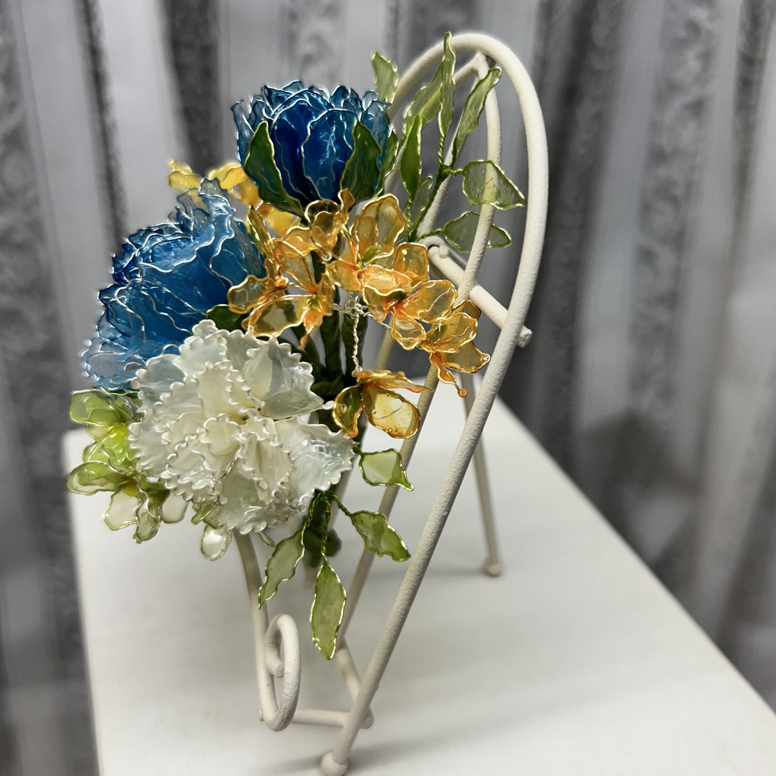 アメリカンフラワー　カトレア、バラアレンジメント アメリカンフラワー カトレア、バラアレンジメント box lesson