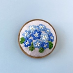 【ネモフィラ】　刺繍 ブローチ　選べる枠　