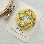 お花の刺繍ブローチ ミモザ