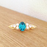 ライトブルービジューブローチ