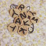 イニシャルゴム