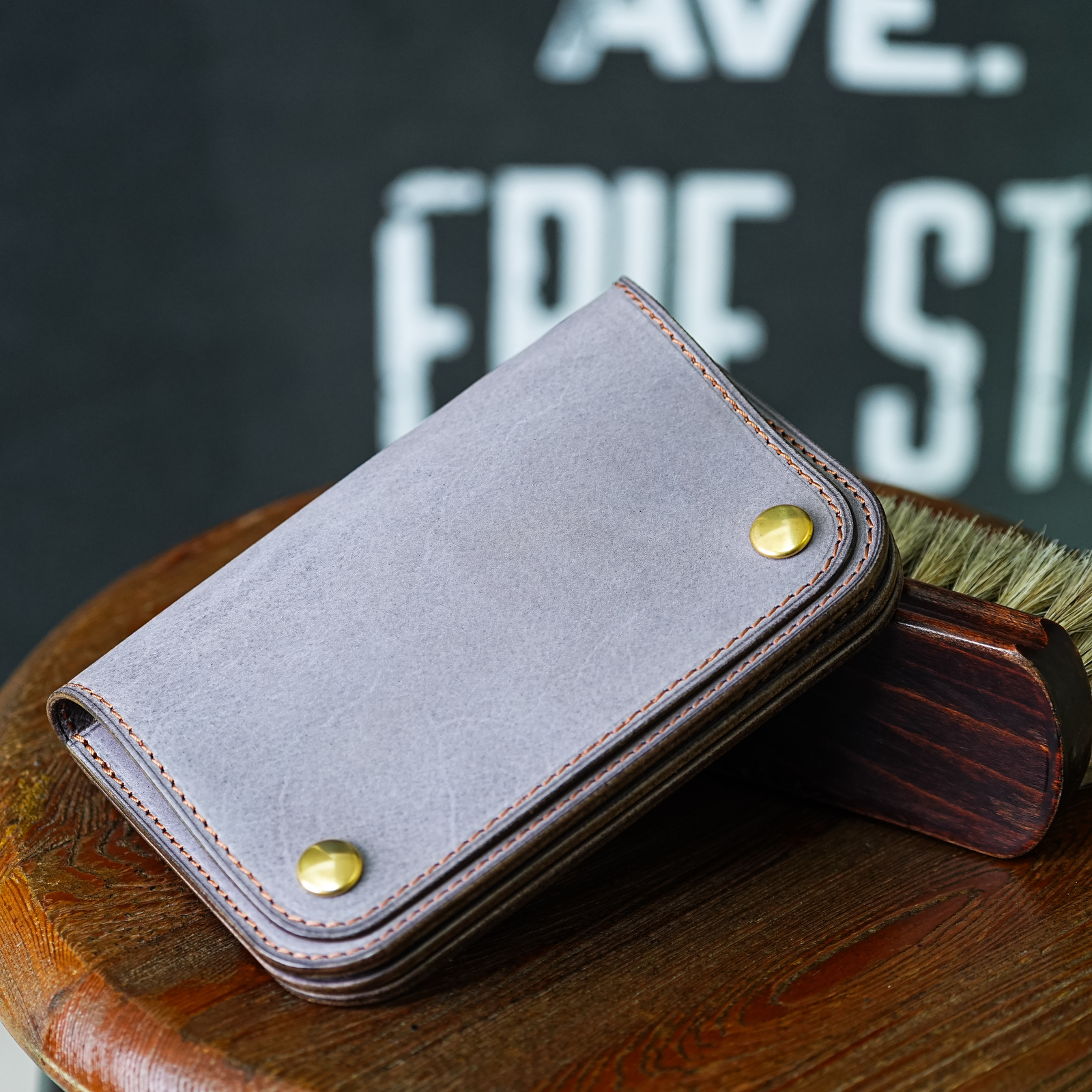 ミドル トラッカーウォレット Middle Tracker Wallet < グレー >