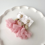 ピアス ◇【 桜 コーラル ピンク 】× タッセル クリア フラワー【 揺れる かわいい 春 】