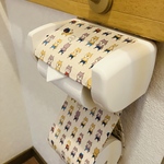 レスラー柴犬のトイレットペーパーホルダーエメラルド
