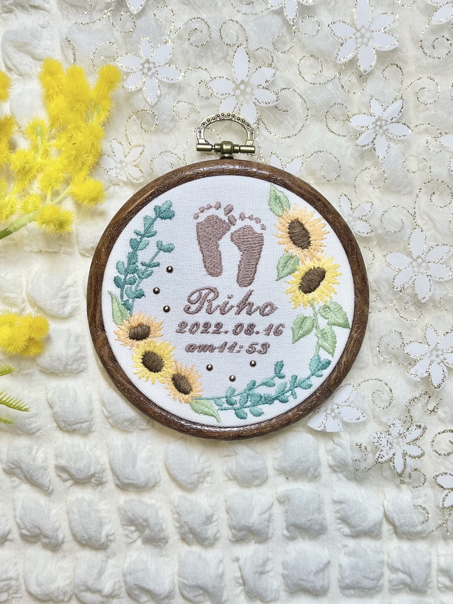 み★刺繍 命名書 オーダー品 楽天市場】【刺繍命名書】 刺繍 命名書 刺繍命名書 代筆 額付き