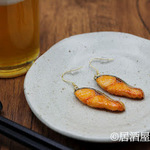焼き鮭のピアス