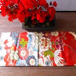 正絹テーブルセンター　綸子日本刺繍牡丹柄