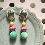 上品マットビジューとVINTAGEビーズピアス✳️イヤリング ヴィンテージ Vintage 個性的 レトロ アンティーク 古着 モダン レトロポップ  キッチュ ビジュー ピンク グリーン イエロー