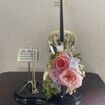 チェロ　楽器　フラワーアレンジメント