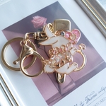 ✨キークリップ✨シェルでキラキラ アリス風ウサギ  鍵の迷子防止！