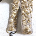最長143センチ。インド刺繍リボン調整可能携帯ショルダーストラップ