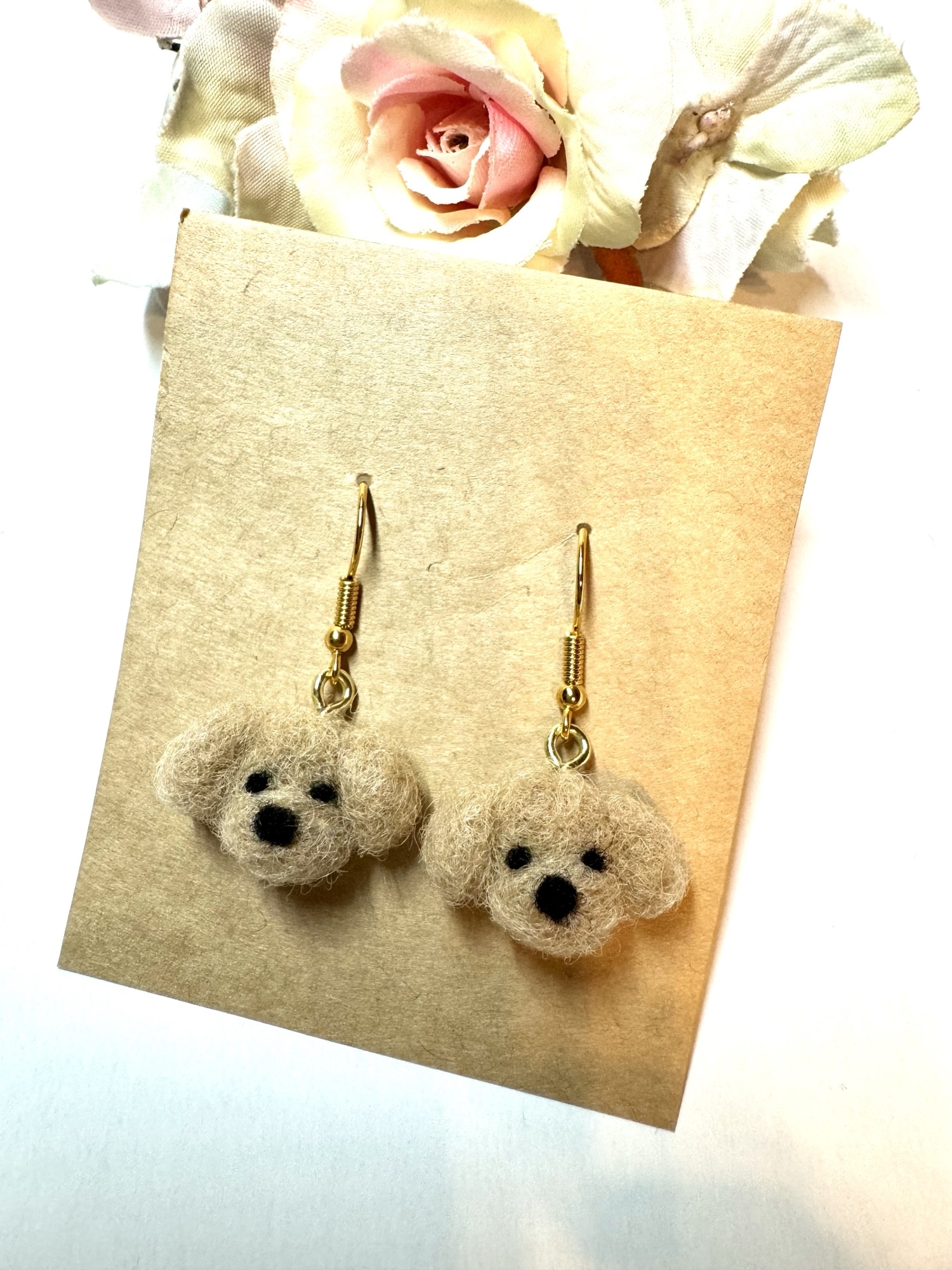 羊毛フェルト トイプードルのピアス - GREENHARMONY'S GALLERY | minne