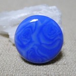 磁器練上青薔薇帯留め２　