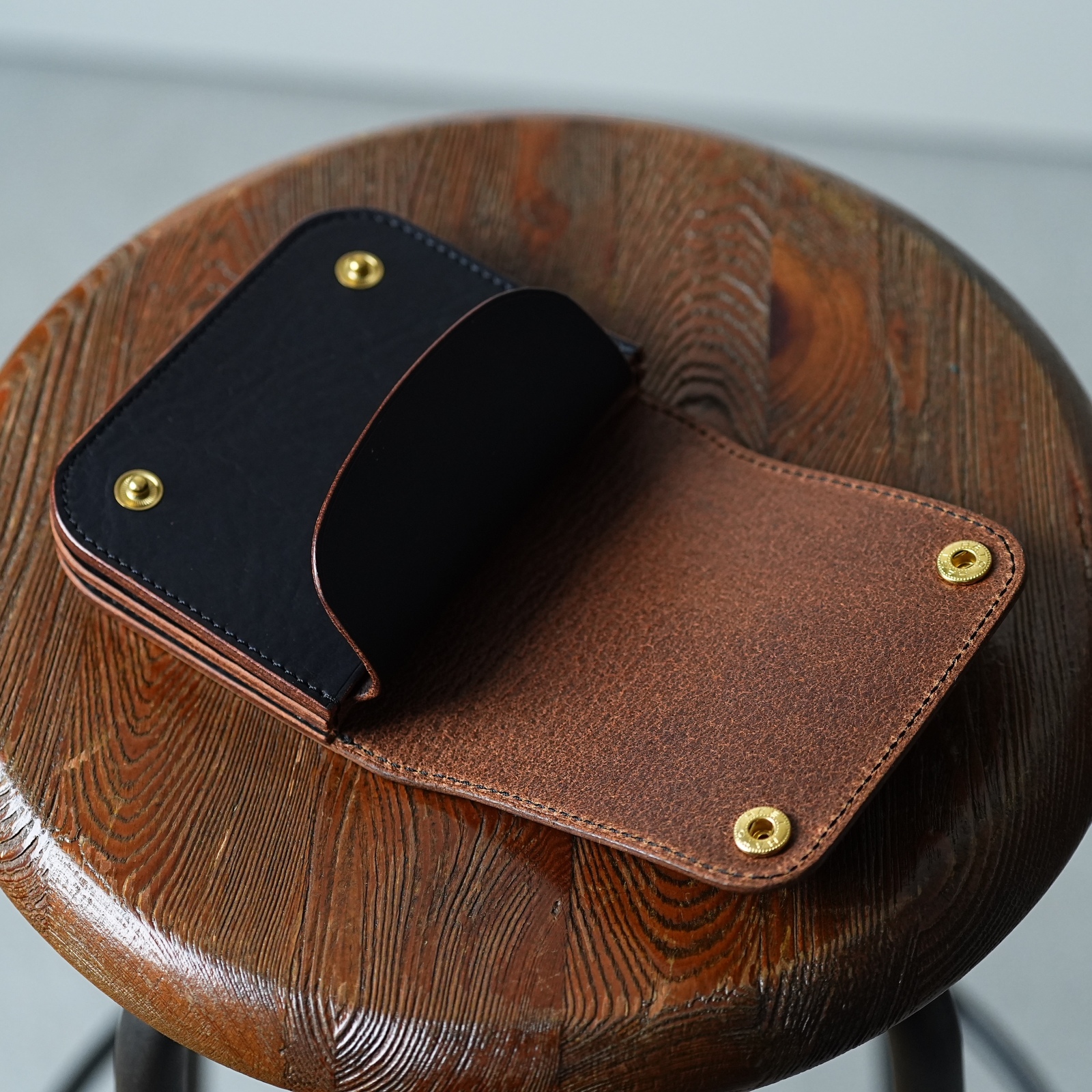 ショート トラッカーウォレット / Short Tracker Wallet < 茶芯