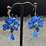 彼岸花の耳飾り（蒼）【ピアス・イヤリング】