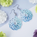 ブルーのお花　水引ピアス/イヤリング　めずらしいグラデーション　軽い　水に濡れても大丈夫　サージカルステンレス　アレルギー対応　夏らしい　お出かけ　プレゼントにもおすすめ