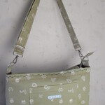 ポケットいっぱい♪　モスグリーン×白花 斜め掛けバッグ