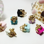 お気に入り300ありがとうございます♪感謝を込めて390円♪【c-0014】　ぷれぜんとギフトBOXチャーム　♡8個♡　