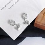 【再販】チューリップ × パール ビジュー  ✳︎ シルバー925 金属アレルギー対応 ピアス / イヤリング ✳︎ 卒園式・卒業式・入園式・入学式 《 シルバー 》
