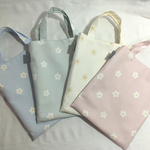 パウダーカラーの花柄縦型ミニトート