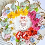 【ホワイト🦌】お花まるごとつるっとコーティングチャーム/レジン/キーホルダー/バッグチャーム/大人可愛い