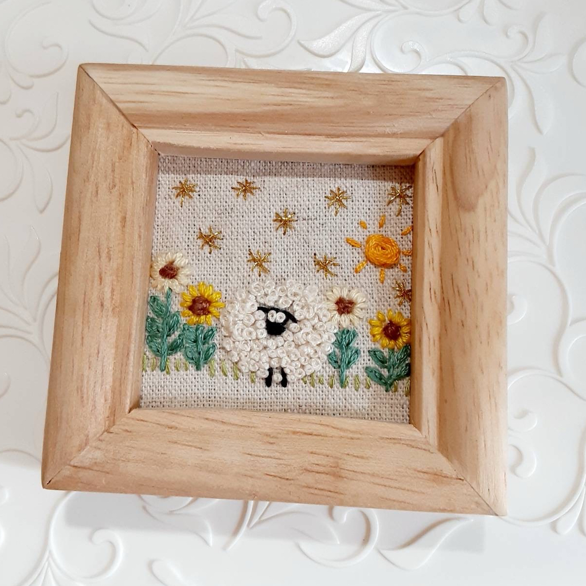 ハンドメイド刺繍フレーム(大きめ) 南国カラーの夏花リース