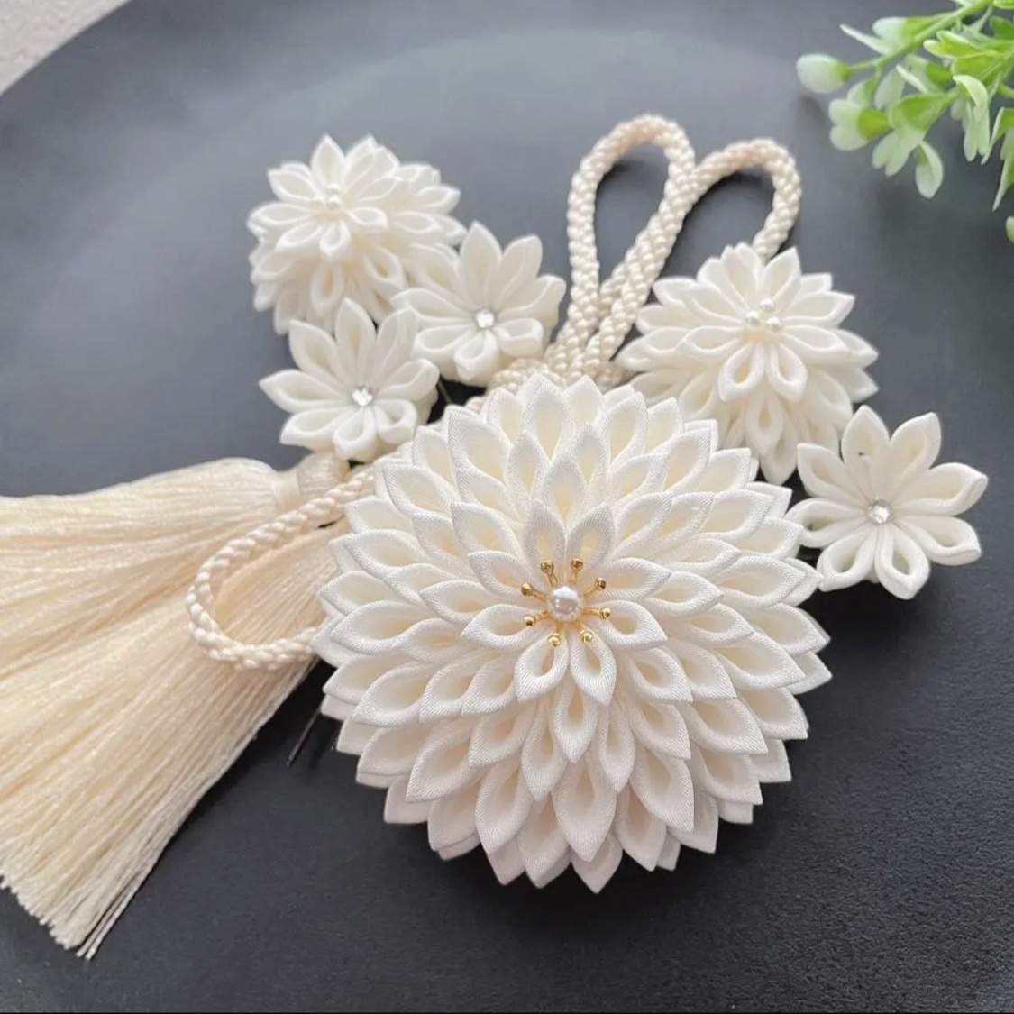 カラーオーダー承ります 花 かんざし 伝統 つまみ細工 髪飾り ちりめん 正絹 ちりめん つまみ細工の髪飾りセット ＊ 白無垢の花嫁さまへ