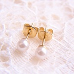 ☆再販☆4mm　パール一粒ピアス