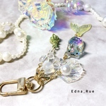 💛揺れるマーメイドテイル🧜🏻‍♀️のニャン魚姫🐱カスタムキーホルダー🫧(付属のメタルチャームはランダムに選ばせていただきます✨) (片耳用耳飾りへの変更可能)レジン ねこ 猫 ネコ