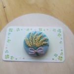 ［受注製作品］No. 9 ミモザのブーケ　刺繍クルミボタン（ブローチ or ヘアゴム） 刺繍ブローチ　刺繍ヘアゴム　クルミボタン刺繍